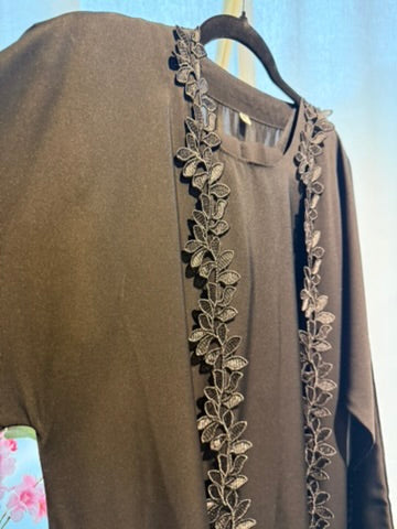 Black Petal Abaya | Size 54 | W/ Scarf
