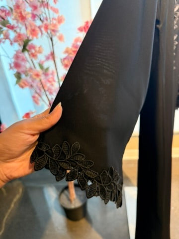 Black Petal Abaya | Size 54 | W/ Scarf