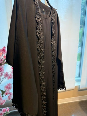 Black Petal Abaya | Size 54 | W/ Scarf